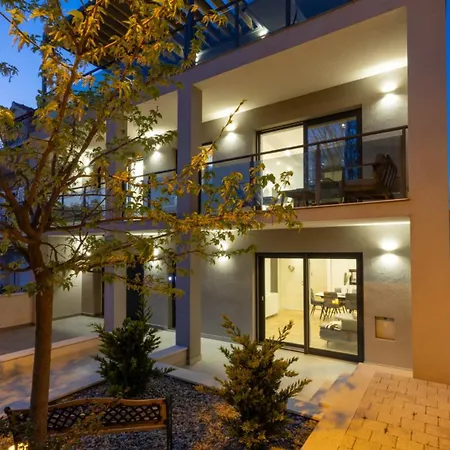 Appartement With Pool Ivano By Guide Split