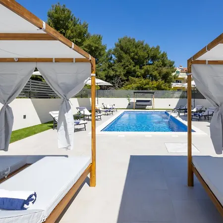 Appartement With Pool Ivano By Guide *