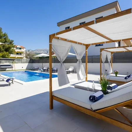Appartement With Pool Ivano By Guide