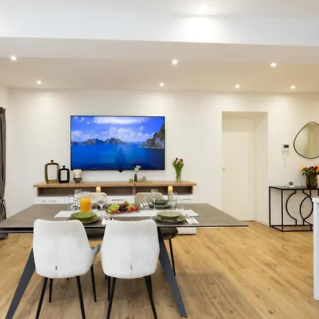 Appartement With Pool Ivano By Guide Split